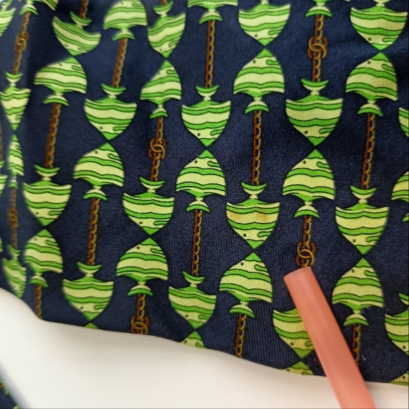 Chanel logo Fish chain  silk tie - Picture 2 of 14